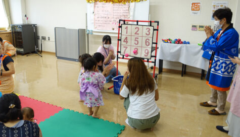 横浜創英大学 地域の活動　「子育て研究所」の子育て相談などのイメージ写真